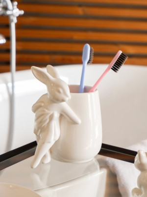 Стаканчик для зубных щеток с кроликом